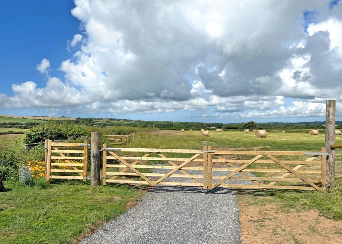 Hotel Calvesland Hideaway Manorbier Esterno foto